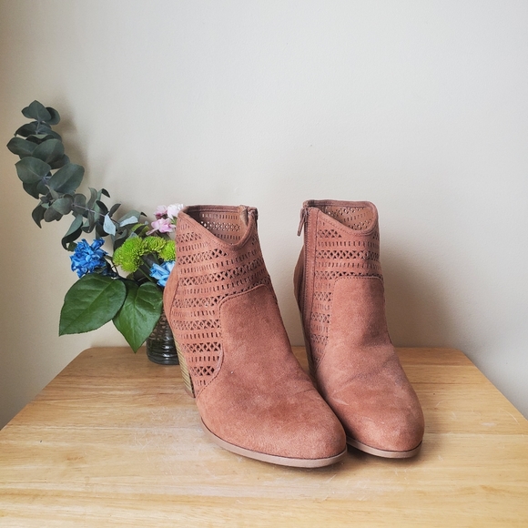 Qupid Boots - Picture 3 of 14